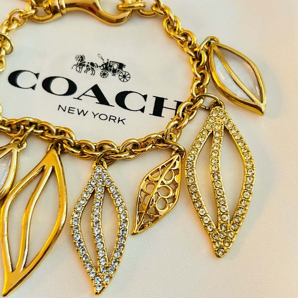 💰SOLD💰RARE VINTAGE Coach charm Bracelet - Picture 4 of 10